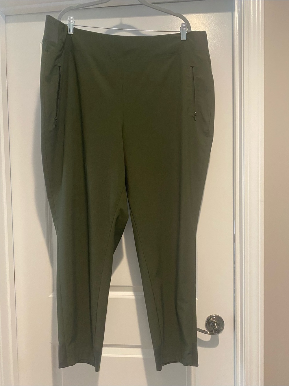 MTA Sport Olive Green Cropped Stretch Pants